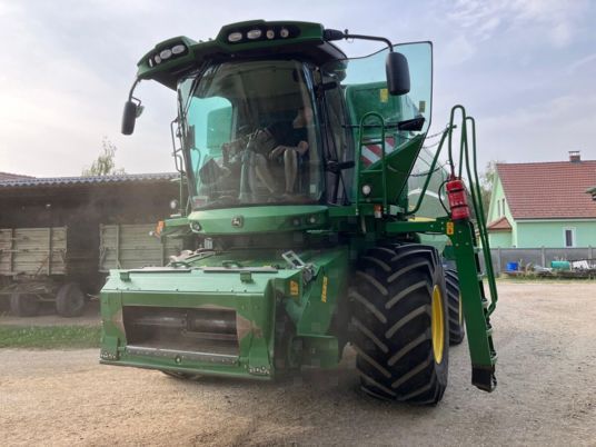 John Deere T550