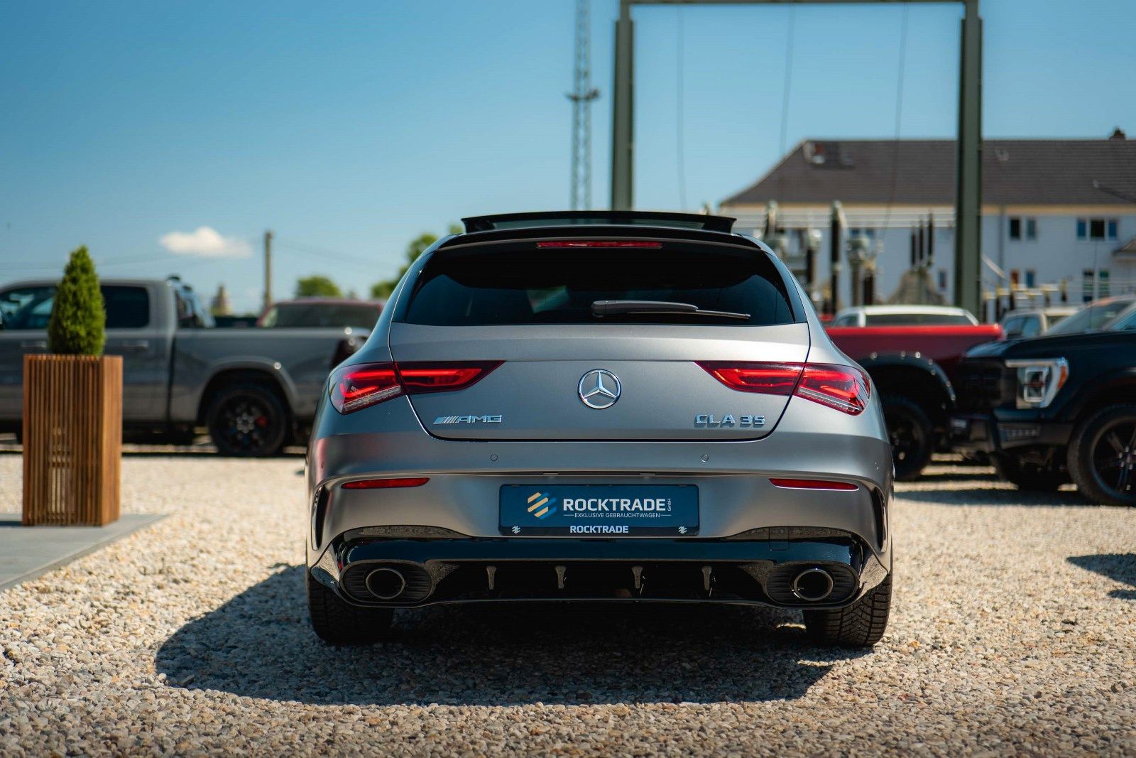 Fahrzeugabbildung Mercedes-Benz CLA 35 AMG 4Matic Performance Night-Paket | Pano