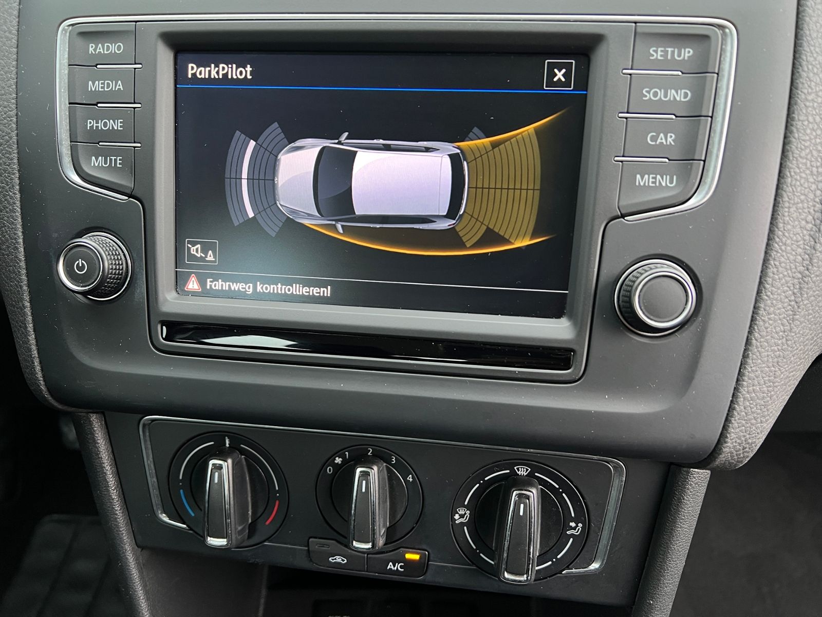 Fahrzeugabbildung Volkswagen Polo 1.2 TSI Comfortline BMT *Klima, Sitzhzg., P