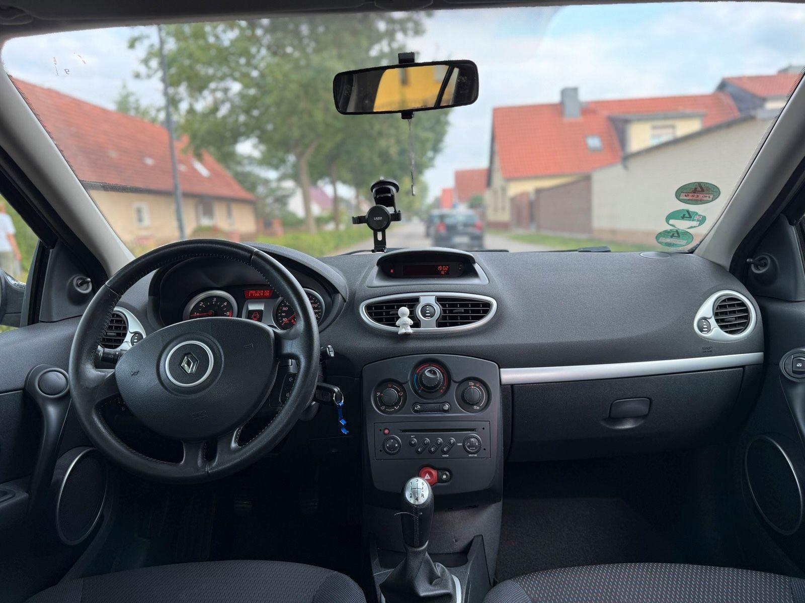 Renault Clio 2009 — photo 7