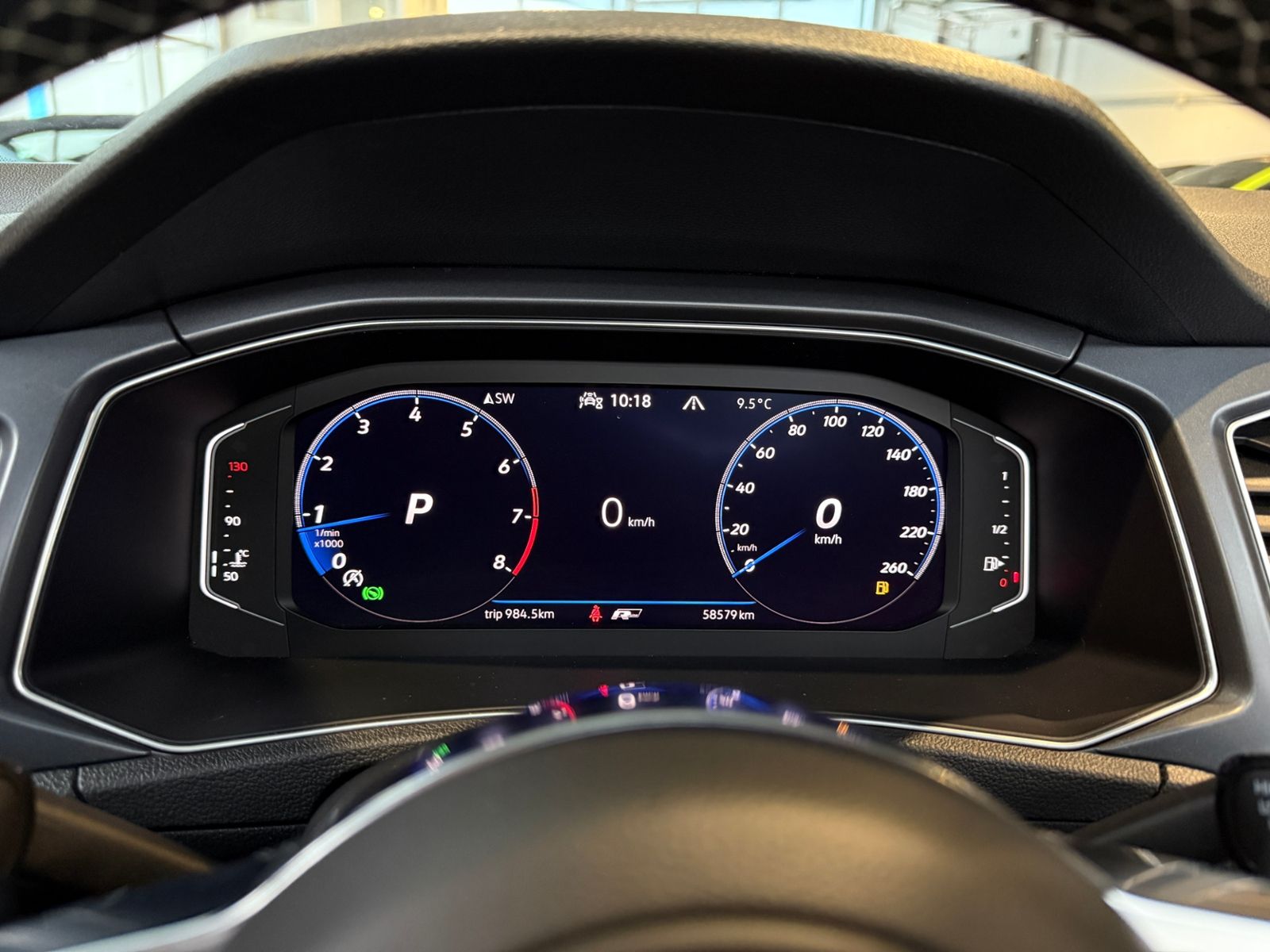 Fahrzeugabbildung Volkswagen T-Roc Cabrio R-Line Black AHK BEATS 8-FACH BEREI