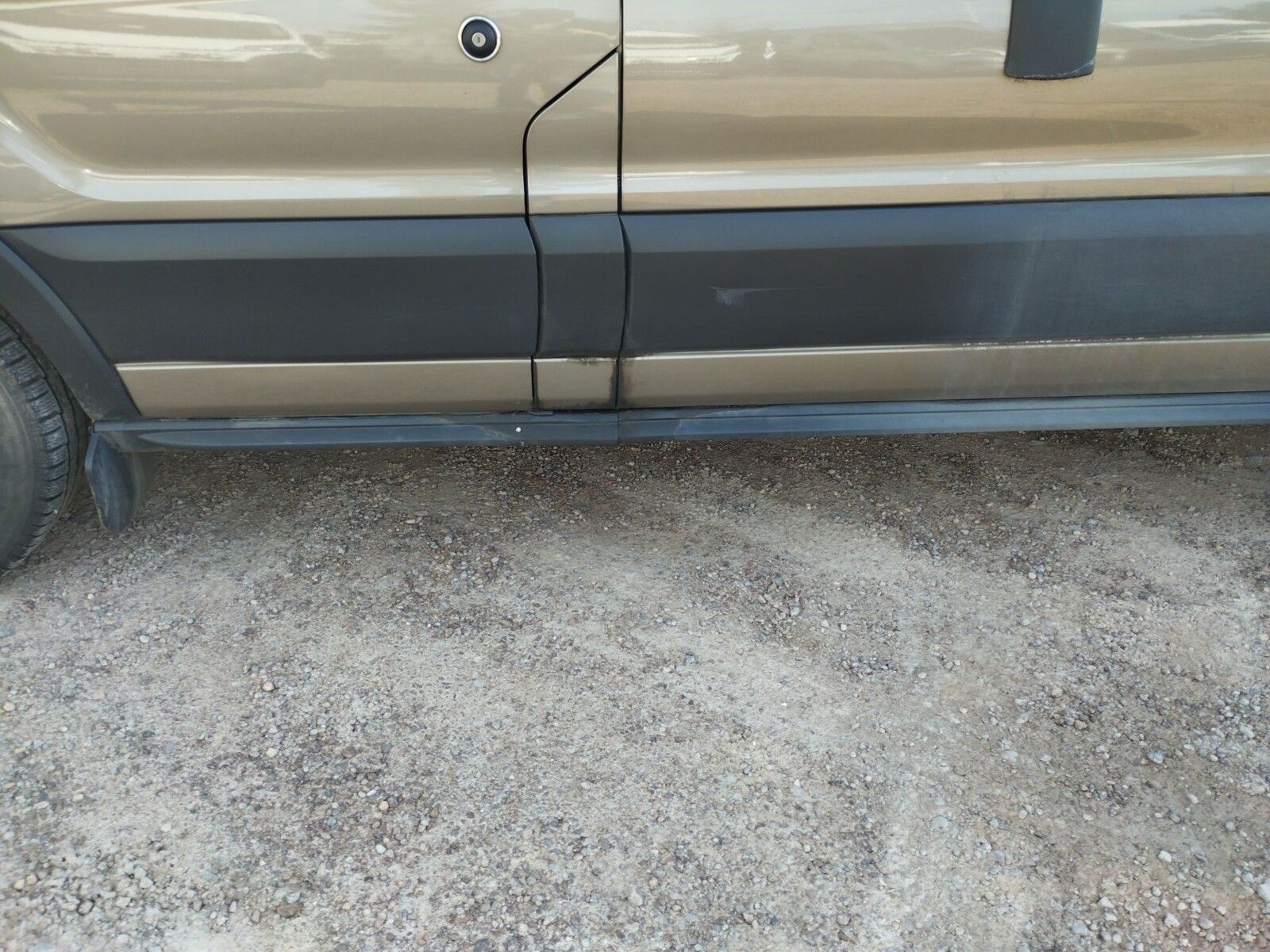 Fahrzeugabbildung Karmann Dexter 560 4x4 Allrad, 170 PS