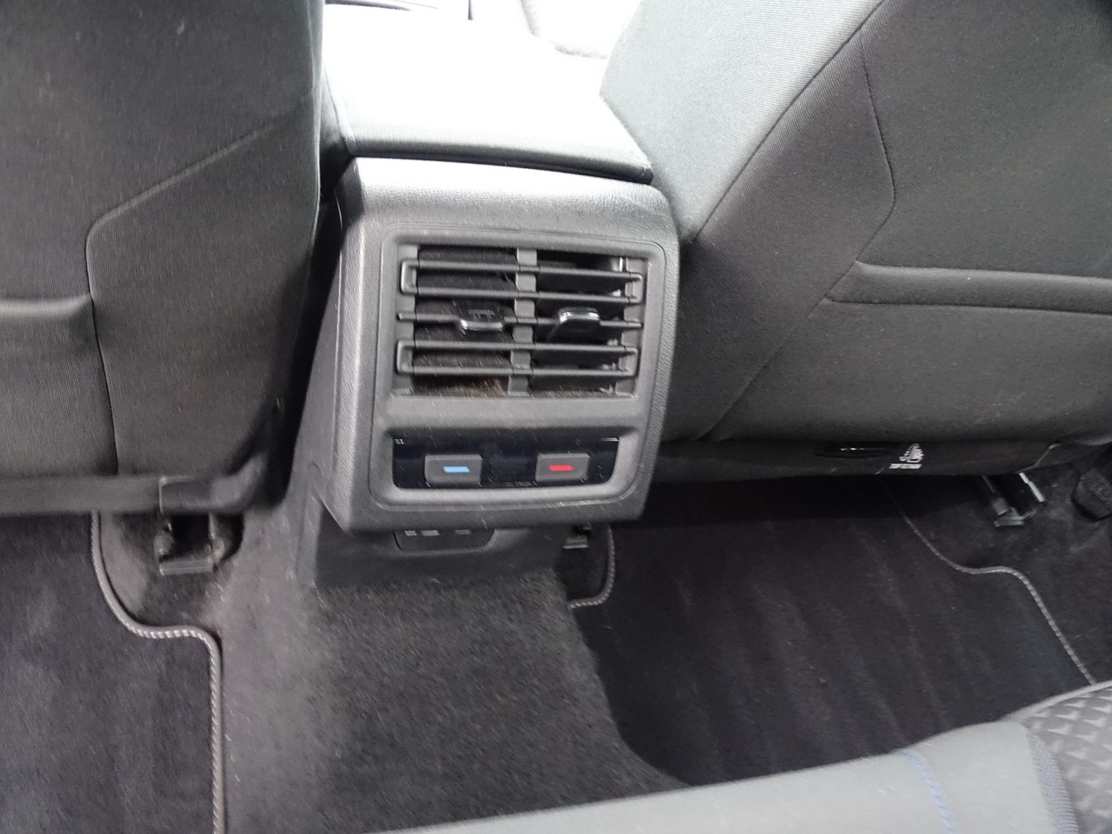 Volkswagen Golf 1.0 UNITED*NAVI*LED*DAB*SHZG*CARPLAY*PDC*, миниатюра 21