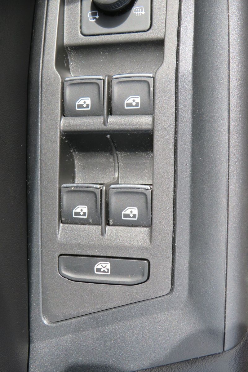 Fahrzeugabbildung Volkswagen T-Roc Style ACC APP MASSAGE SITZH. 17`KAMERA 1.H
