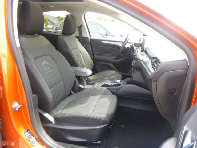Fahrzeugabbildung Ford Focus ACTIVE 1,5 EcoB >AUT/Headup/NAV/LED/PAN<