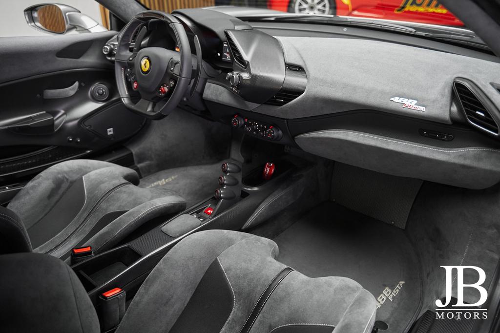 Ferrari 488 Pista