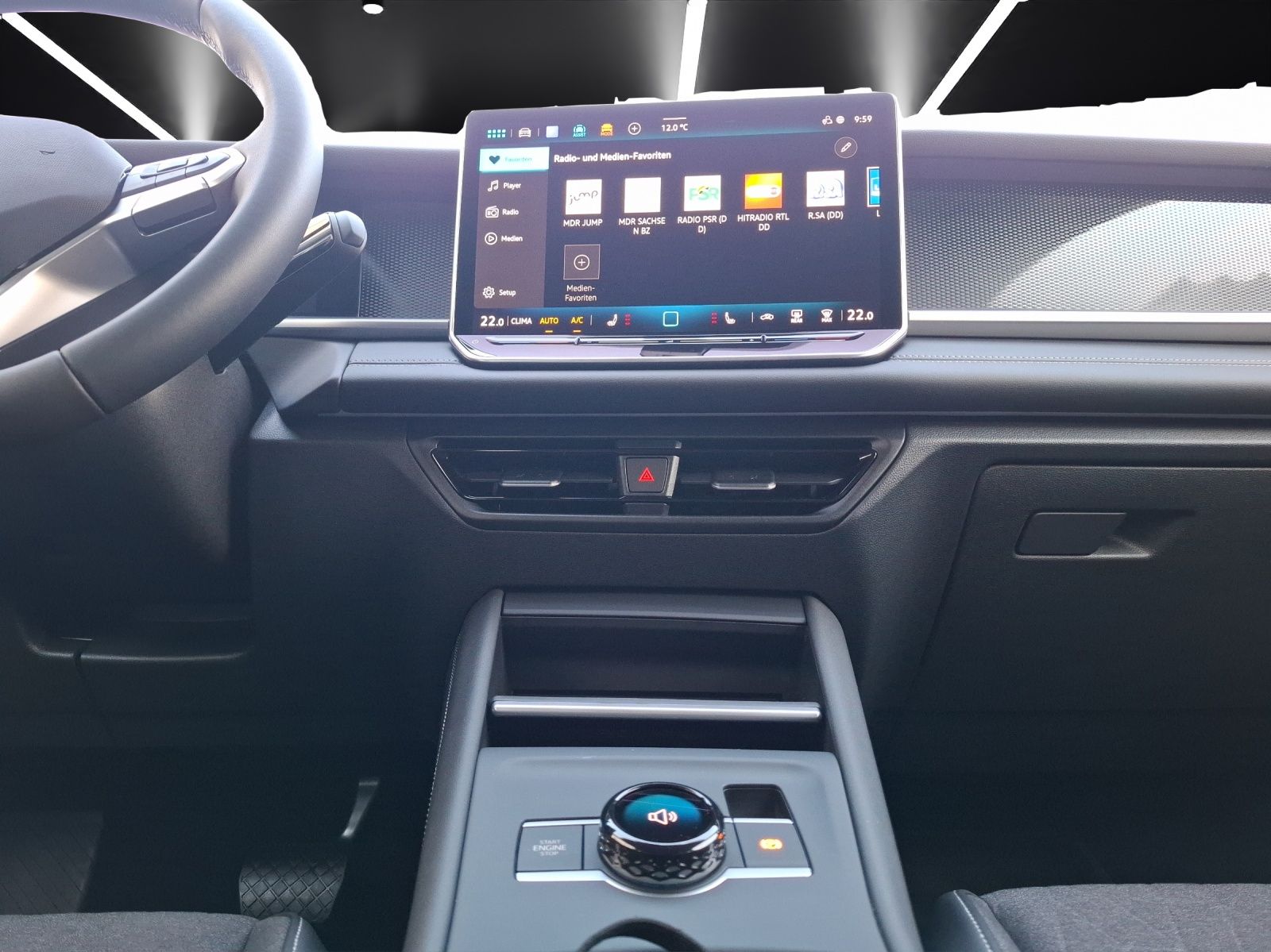 Fahrzeugabbildung Volkswagen Tayron TDI Life DSG 4M LED AHK Navi AID ACC RFK