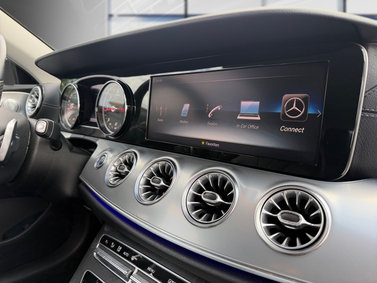 Fahrzeugabbildung Mercedes-Benz E 220 d Cabriolet AVANTGARDE+BURM+MEMORY+MULTIB+