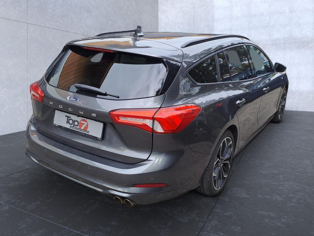 Ford Focus ST-Line Bluetooth Navi LED Klima