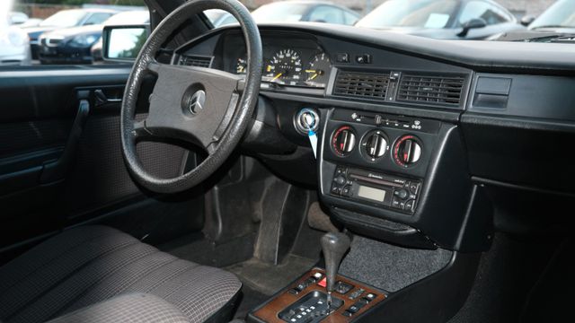 Fahrzeugabbildung Mercedes-Benz 190 E 2.0/SD+el. FH/H-Zul./Original und schön
