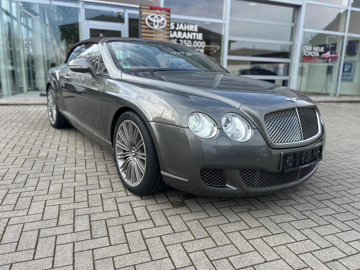 Bentley Continental GTC Speed 1. Hand Motor neu W12 DE