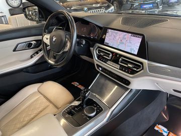 BMW 320 Touring  d xDrive Luxury Line *HUD*PANO*ACC*