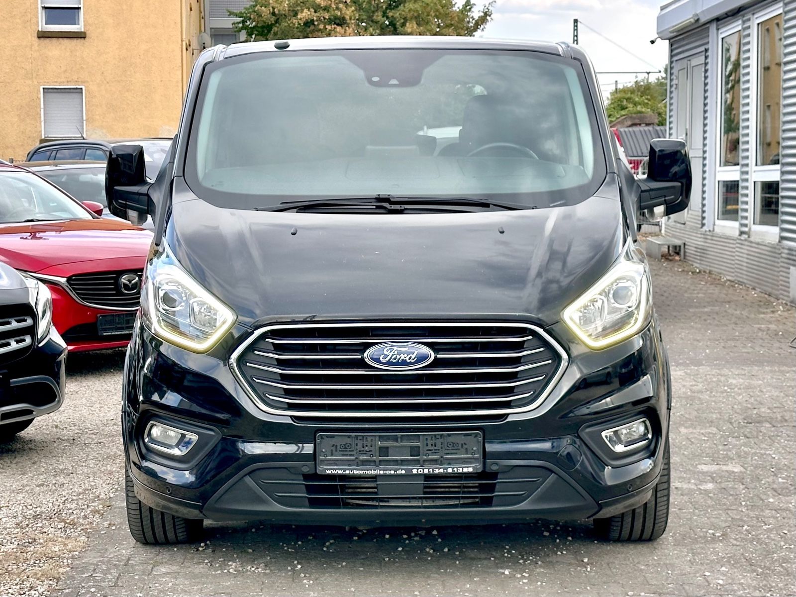 Fahrzeugabbildung Ford TOURNEO CUSTOM TITANIUM*AUTOM+2xSCHIE+8 SITZER*