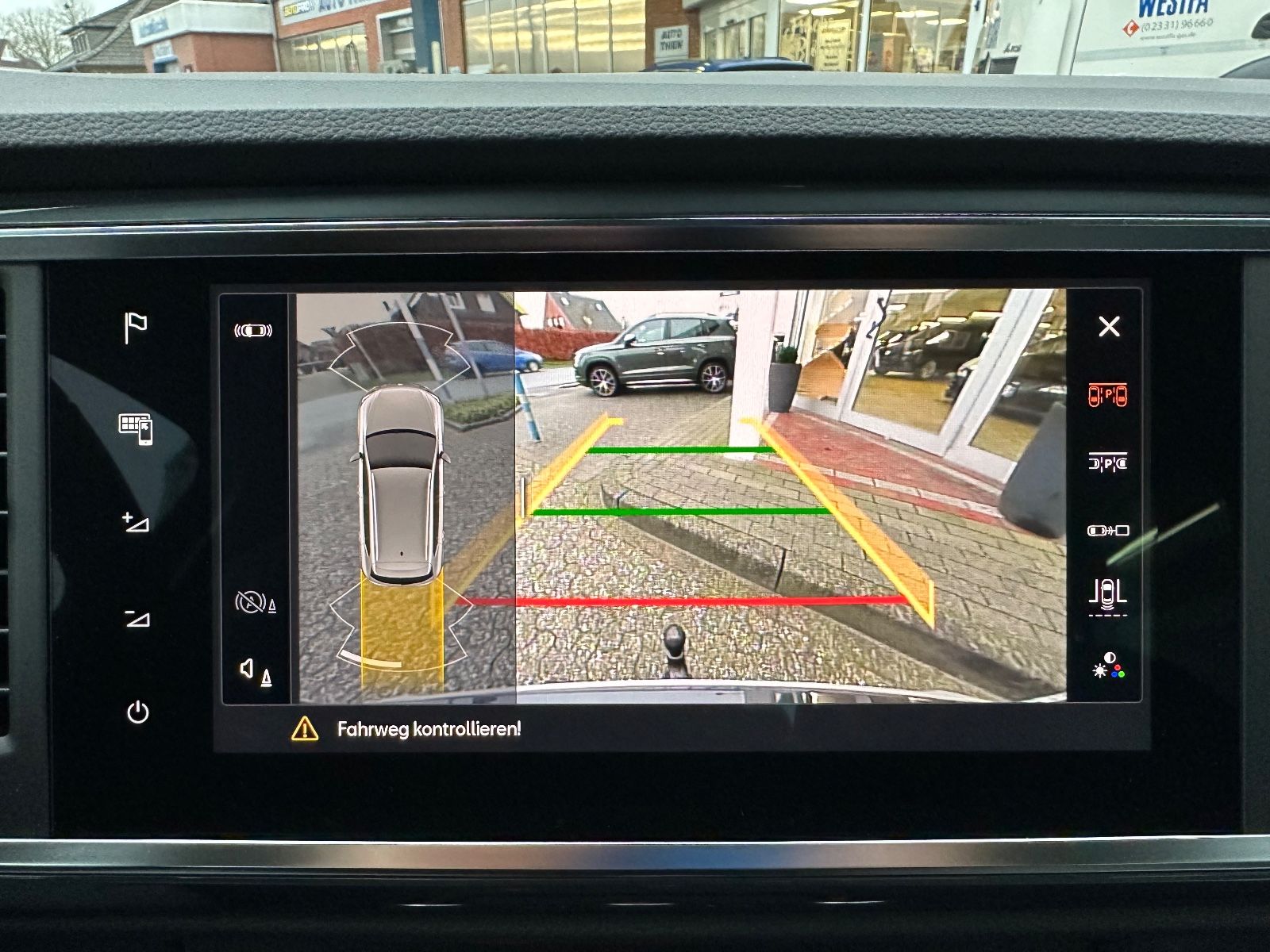 Fahrzeugabbildung SEAT Ateca 1.5 TSI Style DSG AHK/Navi/ACC/SHZG/LED