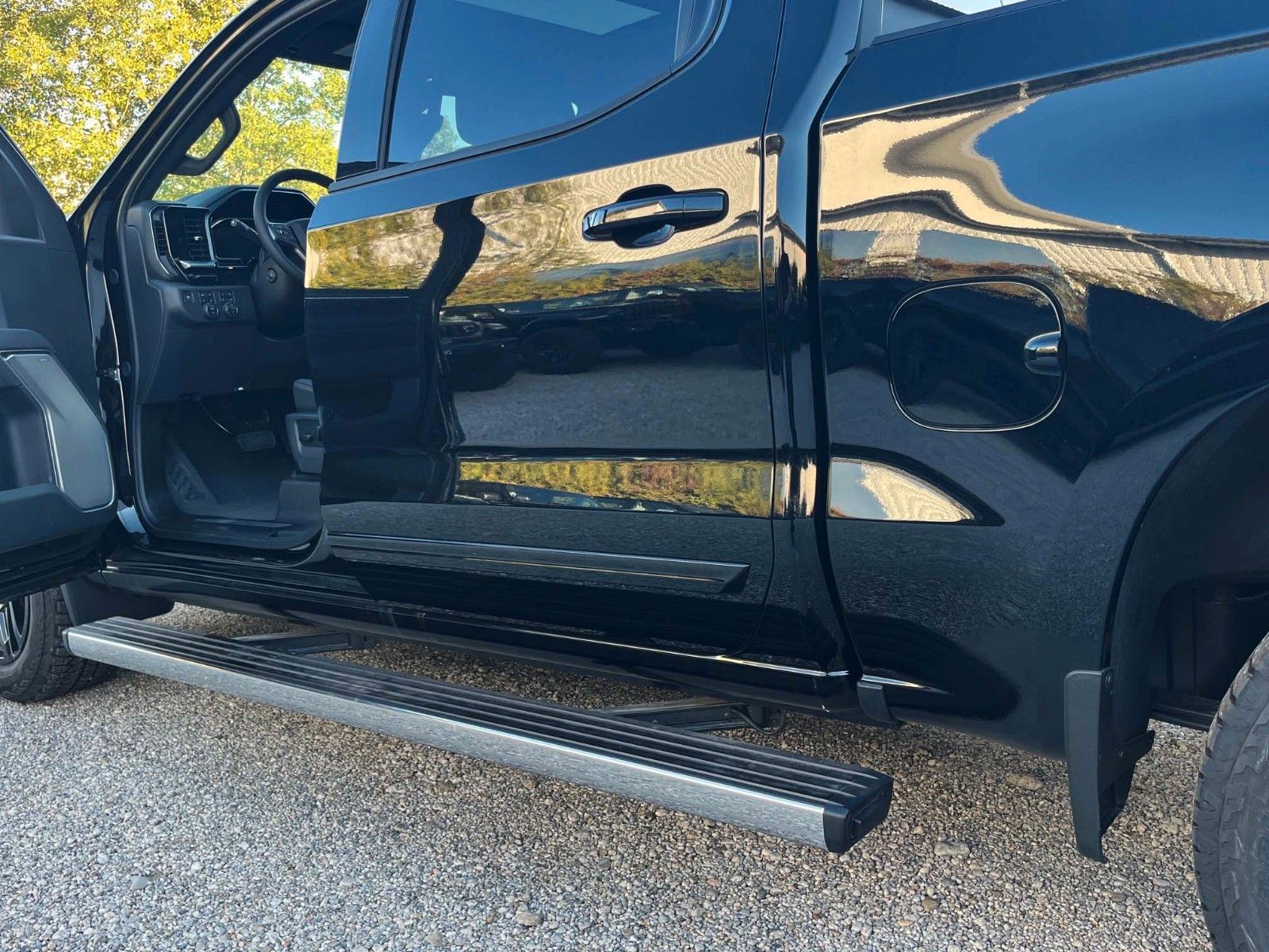 Vehicle photo 9