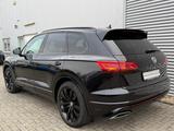 Volkswagen Touareg R-Line 4M Ponorama Luftfahrwerk BLACK IQ - VW Touareg Gebrauchtwagen in Köln