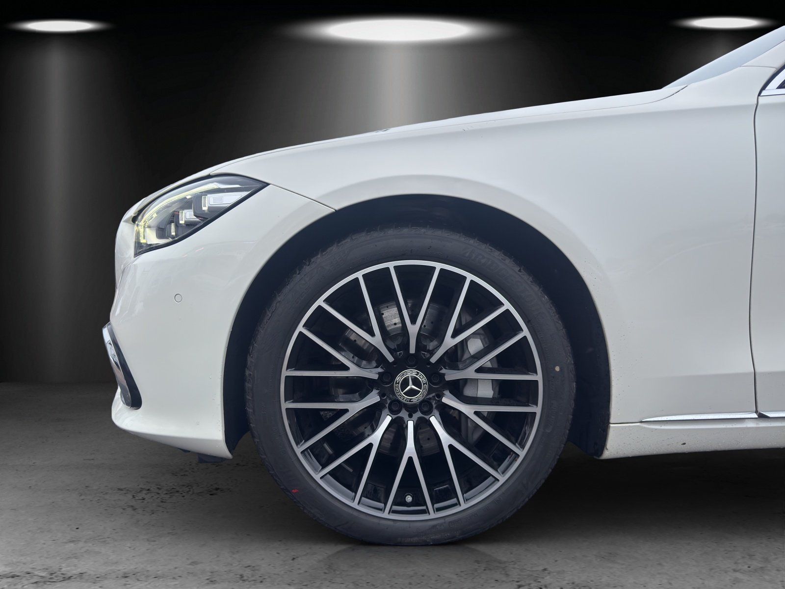 Fahrzeugabbildung Mercedes-Benz S500 4M L FirstClass 4xMassage FondTV Pano Chauf
