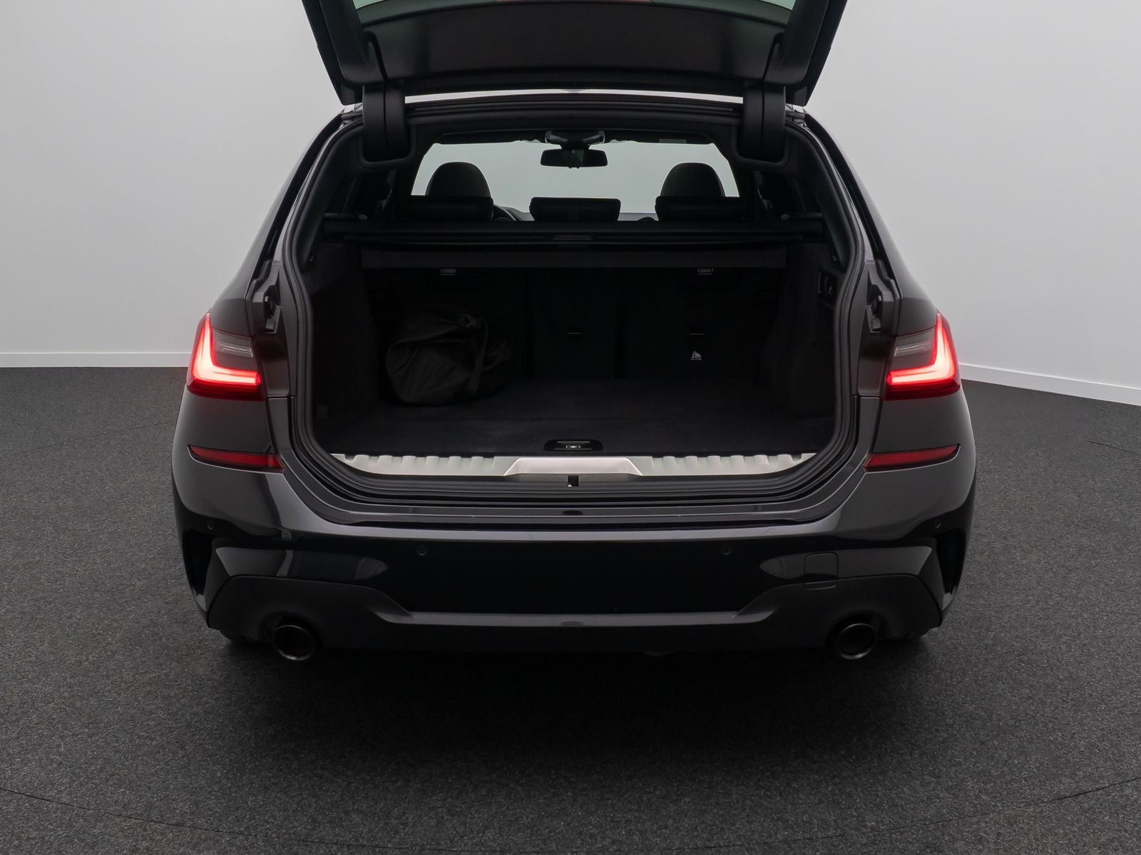 Fahrzeugabbildung BMW 330e M Sport DAB Laser HUD AHK Kamera Panorama