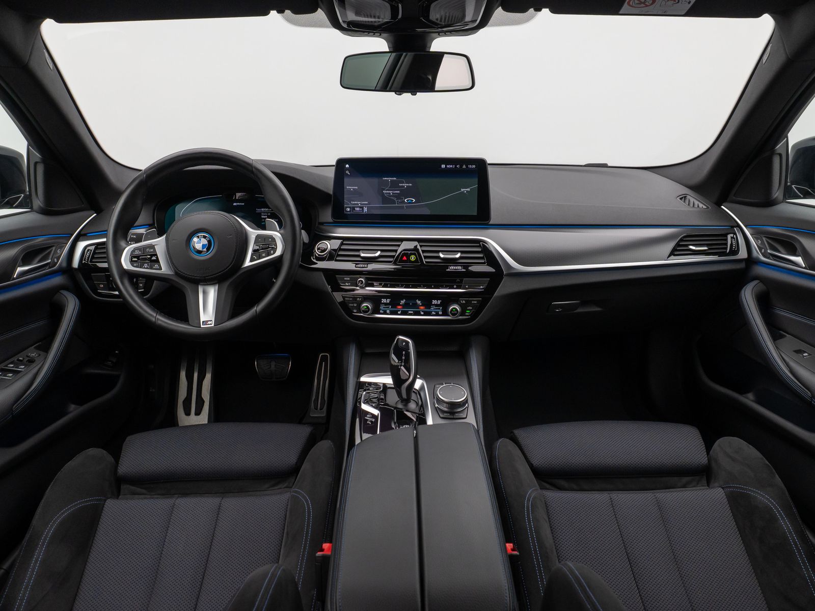 Fahrzeugabbildung BMW 520e M Sport Kamera Laser HUD DAB HiFi Komfort