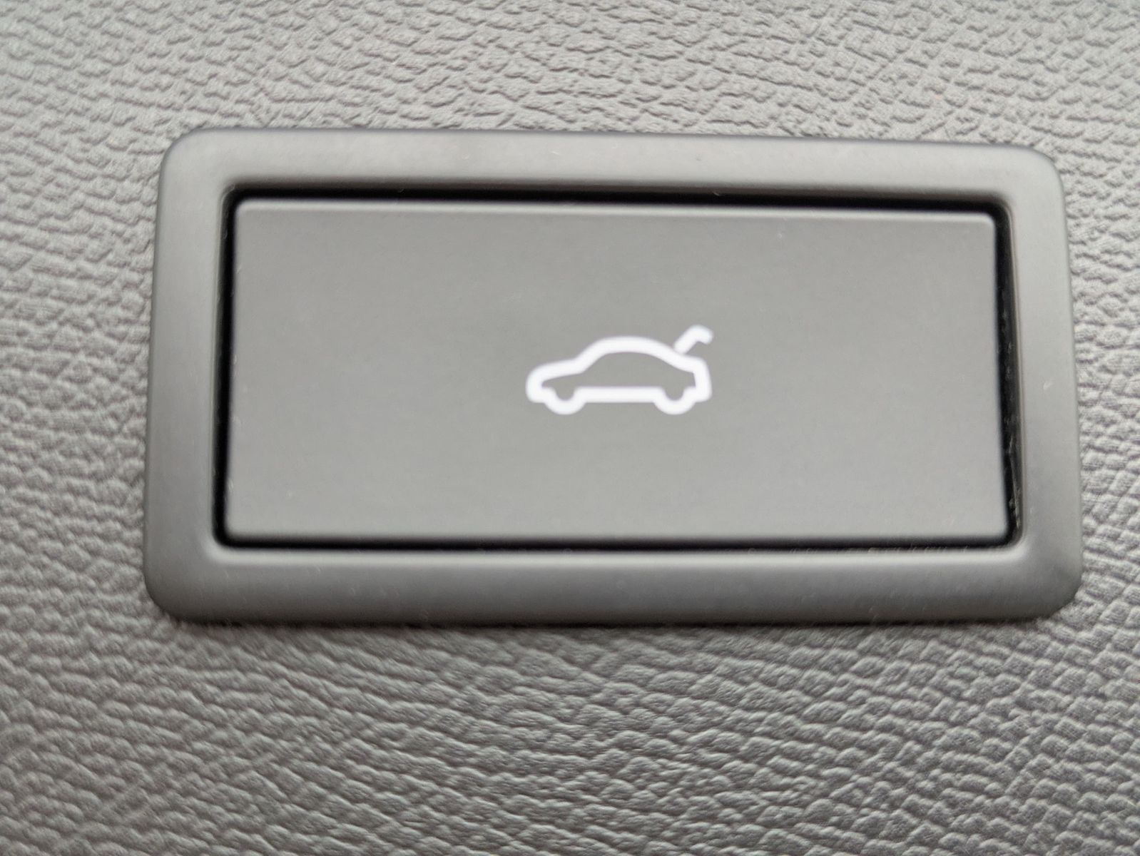 Fahrzeugabbildung CUPRA Formentor 1.5 eTSI PANO*MATRIX*SENNH.*DINAM*360°