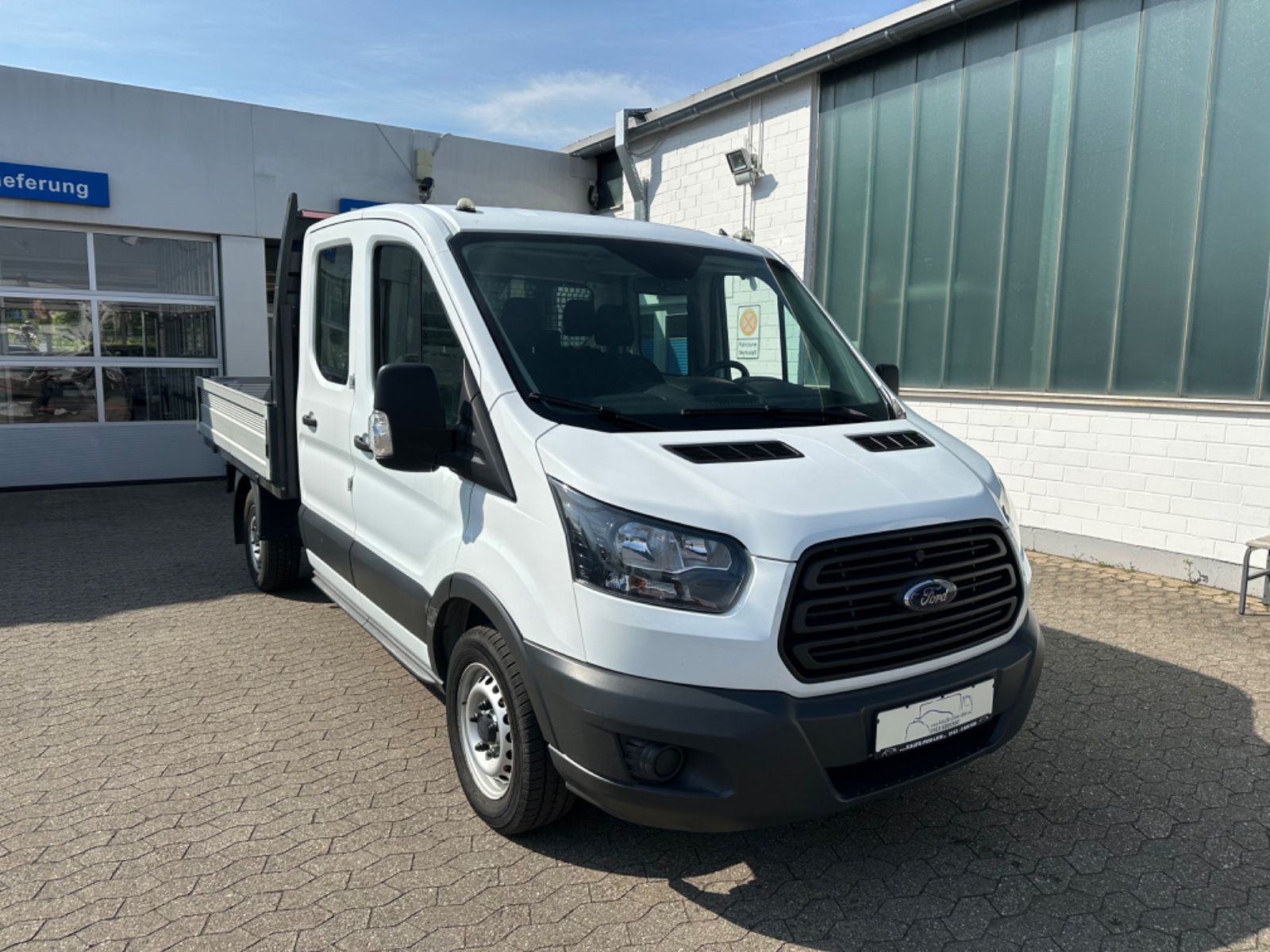 Fahrzeugabbildung Ford Transit Pritsche 310 L2 Doppelkabine*6Sitzer*AHK