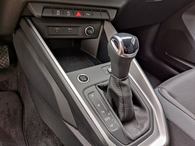A1 allstreet 30 TFSI S tronic LED/Infotainment