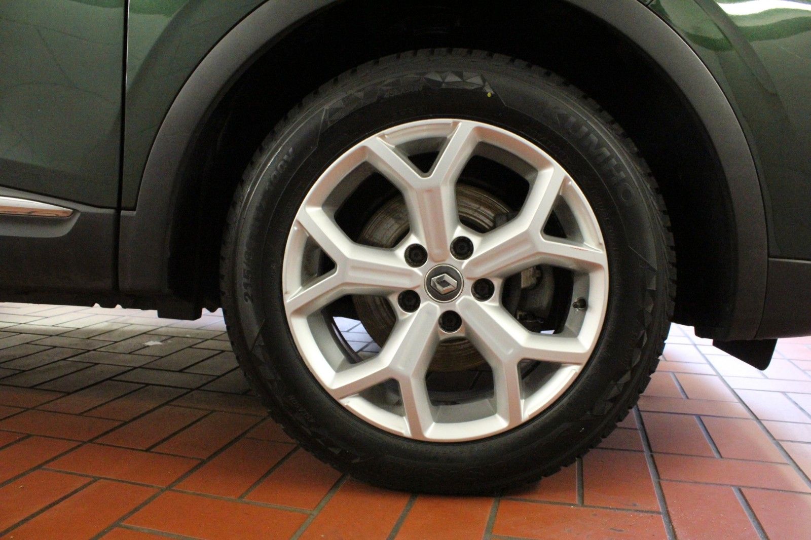 Fahrzeugabbildung Renault Kadjar TCe 140 EDC Limited  Automatik