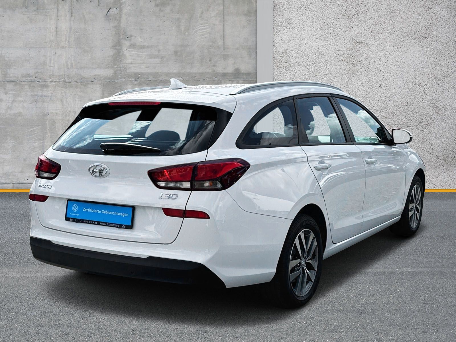 Fahrzeugabbildung Hyundai I30 CW 1.4 Trend NAVI SHZ LENKRHZG KAMERA