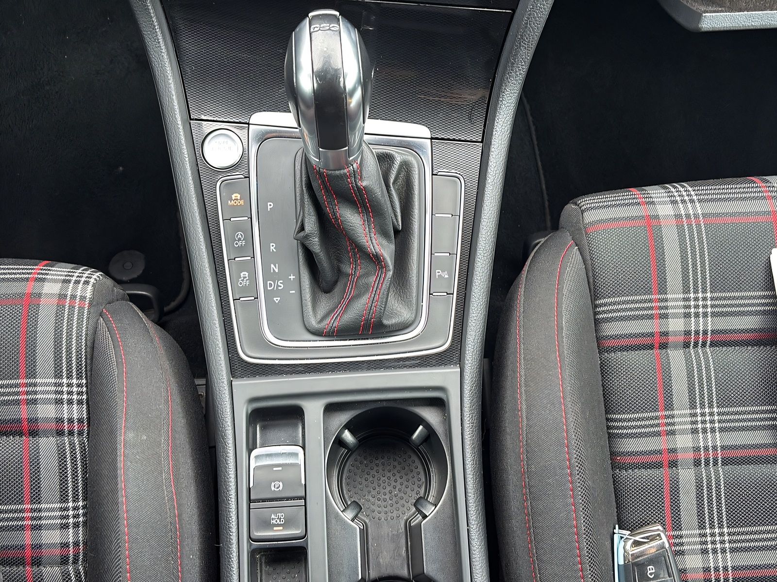 Fahrzeugabbildung Volkswagen Golf GTI Performance DSG*KESSY*ACC*NAVI*DAB*PDC