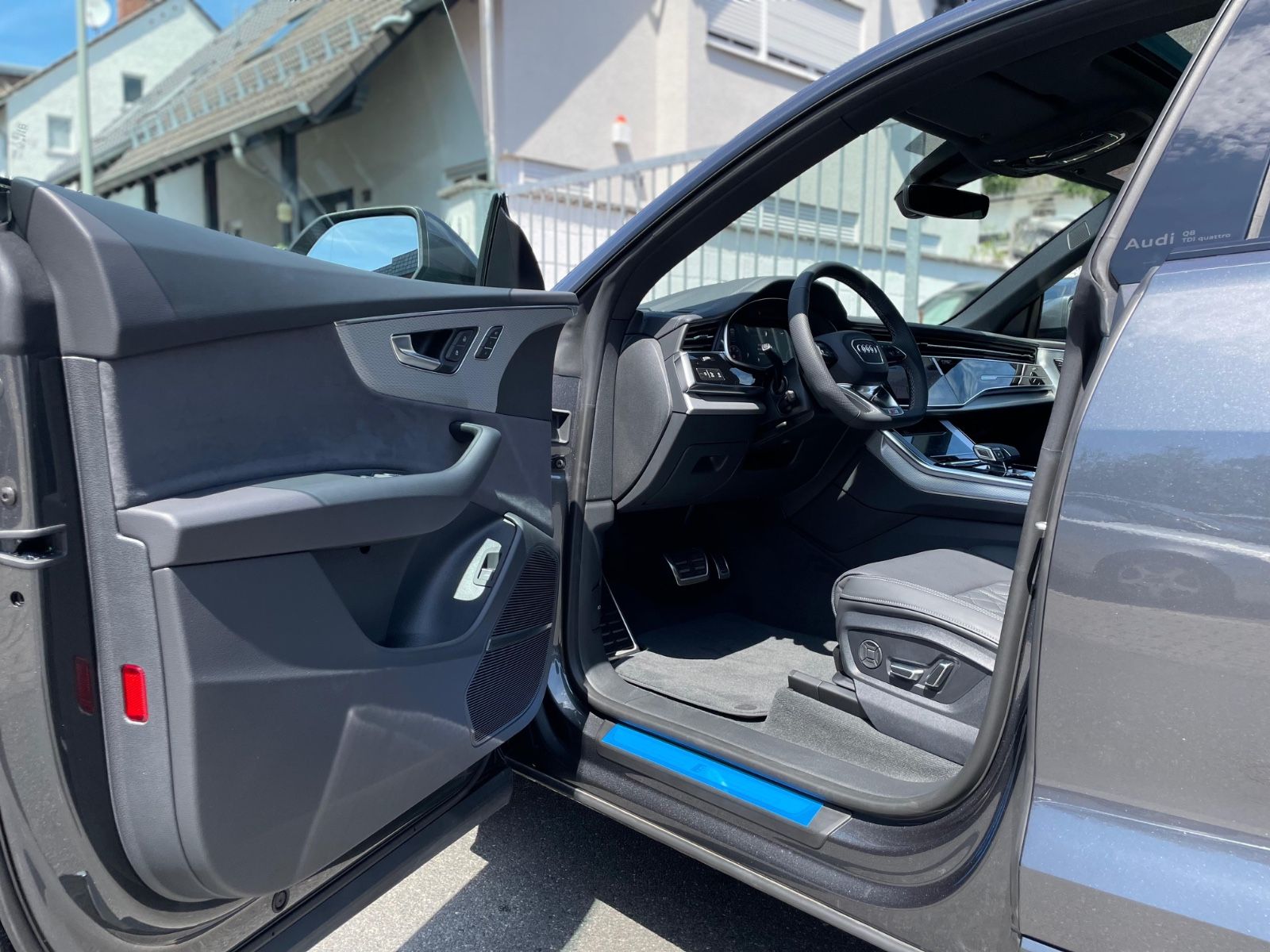 Fahrzeugabbildung Audi Q8 50 TDI Facelift |SLine|HUD|Softclose|23"|B&O|