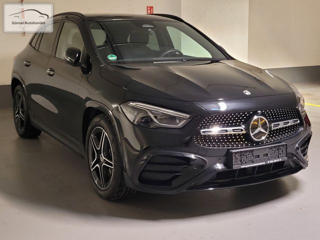 Mercedes-Benz GLA 180 AMG Line Night+Pano+360°+Distronic