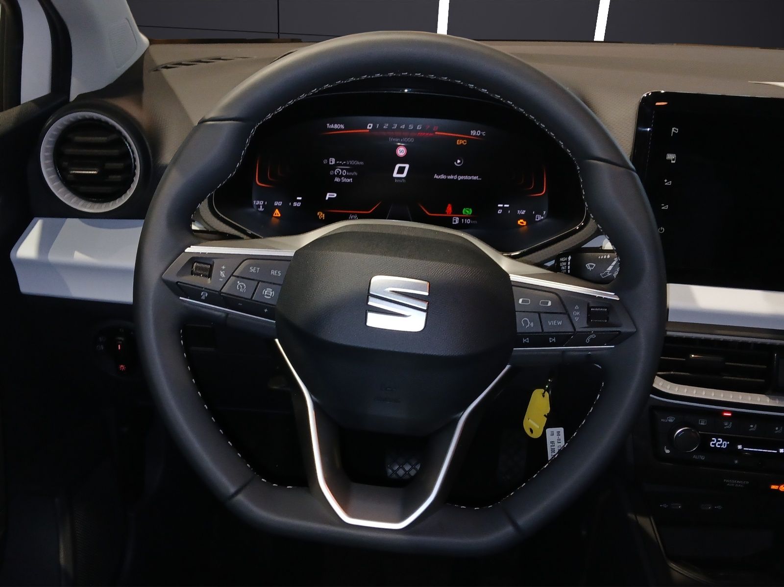 Fahrzeugabbildung SEAT Ibiza TSI Road-Edition DSG LED Navi AID ACC RFK