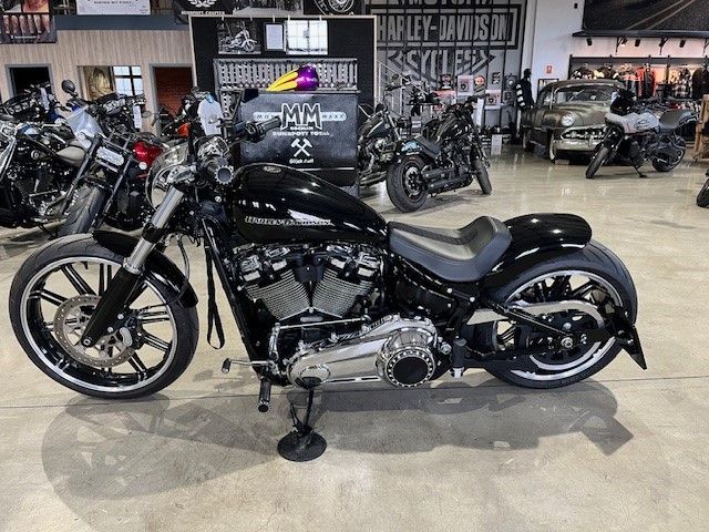 Fahrzeugabbildung Harley-Davidson Breakout Tunderbike Umbau Chrome Head YouTube