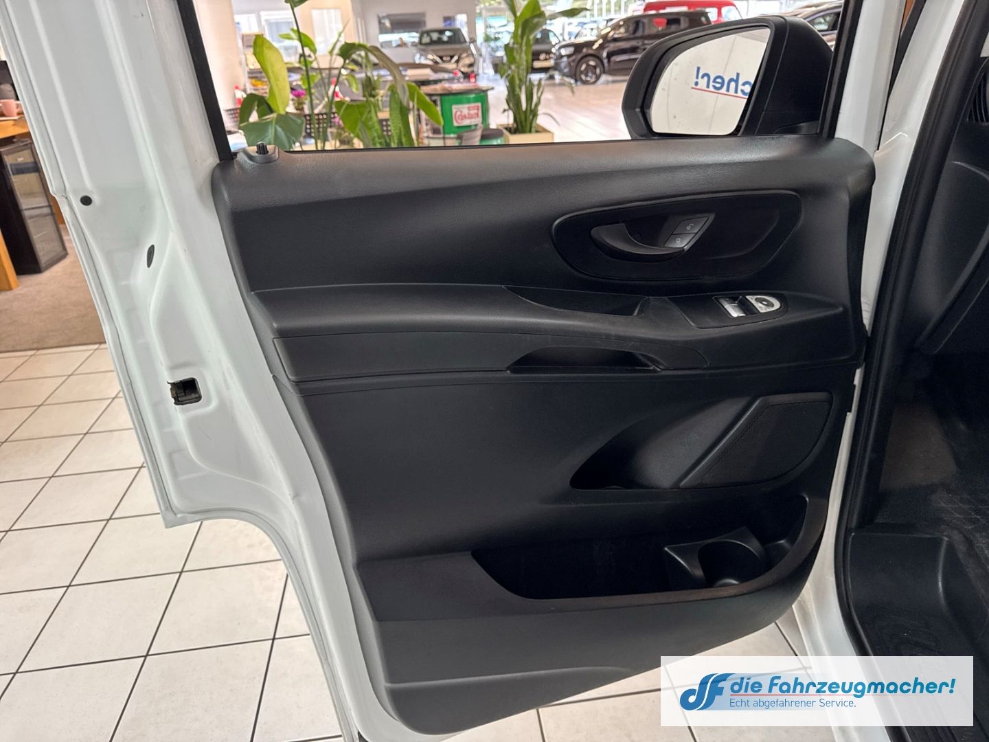 Fahrzeugabbildung Mercedes-Benz Vito Kasten 116 CDI 4x4 lang AHK Navi DAB *EXPOR