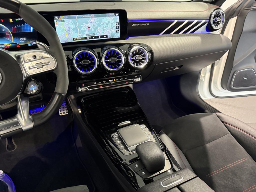 Mercedes-Benz CLA 35 AMG