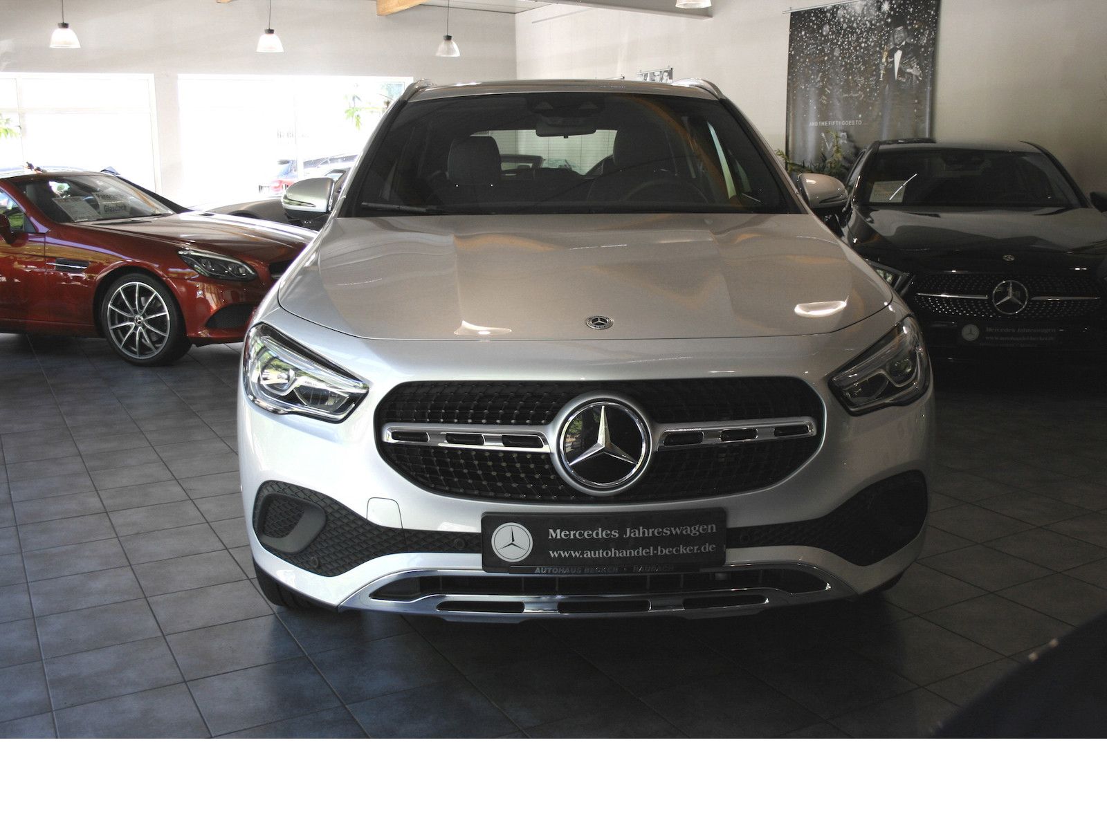 Fahrzeugabbildung Mercedes-Benz GLA 200 Progressive *MBUX High-End-Paket / *LED*