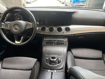 Mercedes E 200 - 7