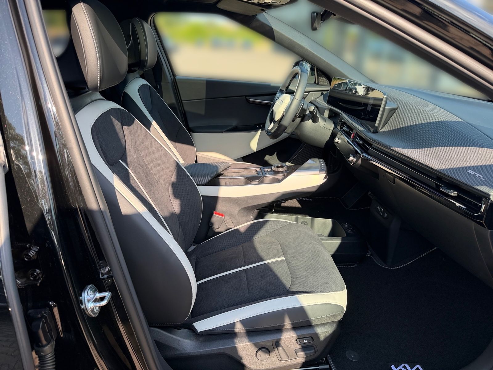 Fahrzeugabbildung Kia EV6 PE GTL 84 AWD WP GD ASS+ SD