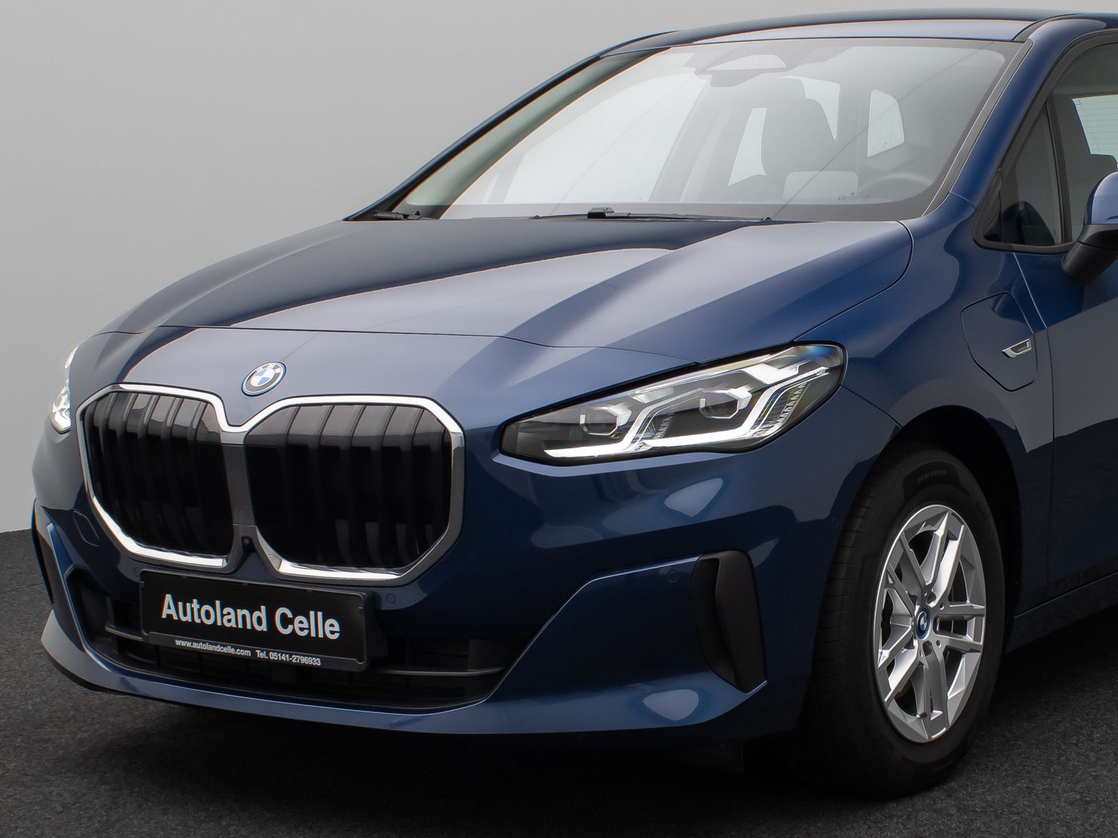 Fahrzeugabbildung BMW 225 Active Tourer  xD 360°HUD DAB H/K Sport LED