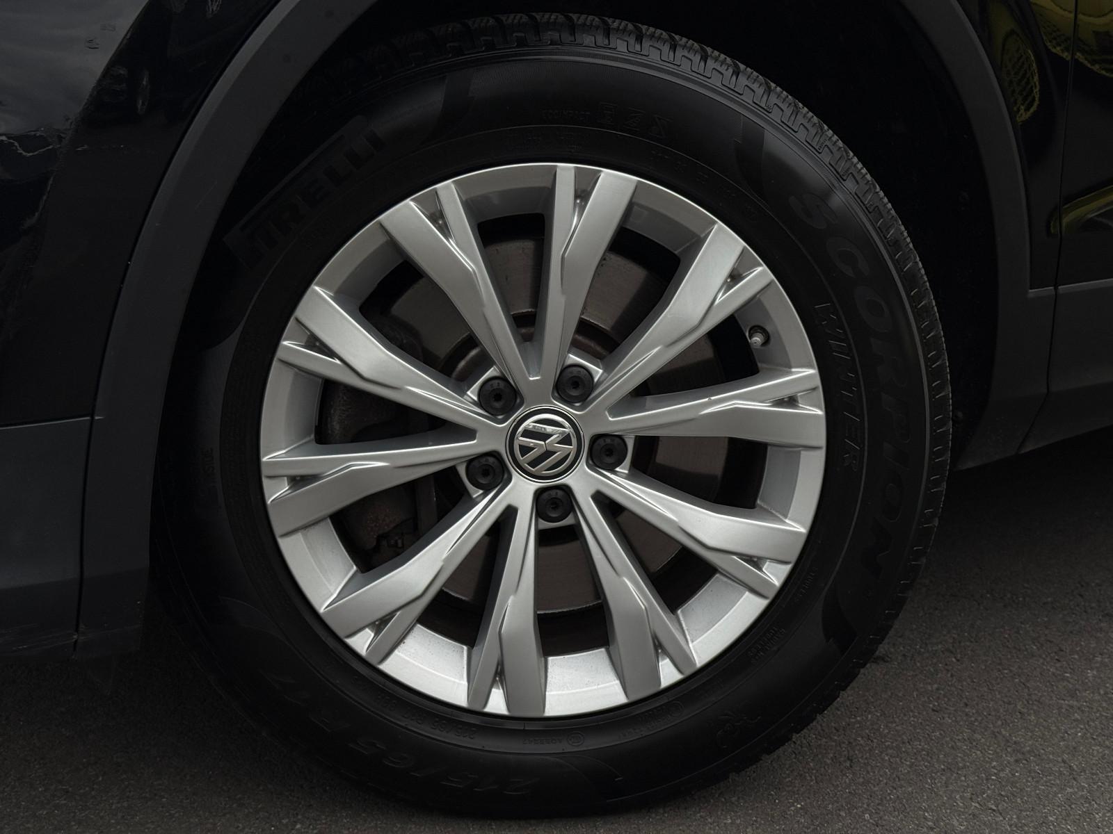 Volkswagen Tiguan Highline 4Motion ACC AHK Nav SHZ Pano LED