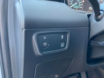 Fahrzeugabbildung Hyundai TUCSON HEV 1.6 T-GDi 230PS 6-AT 2WD Select LED