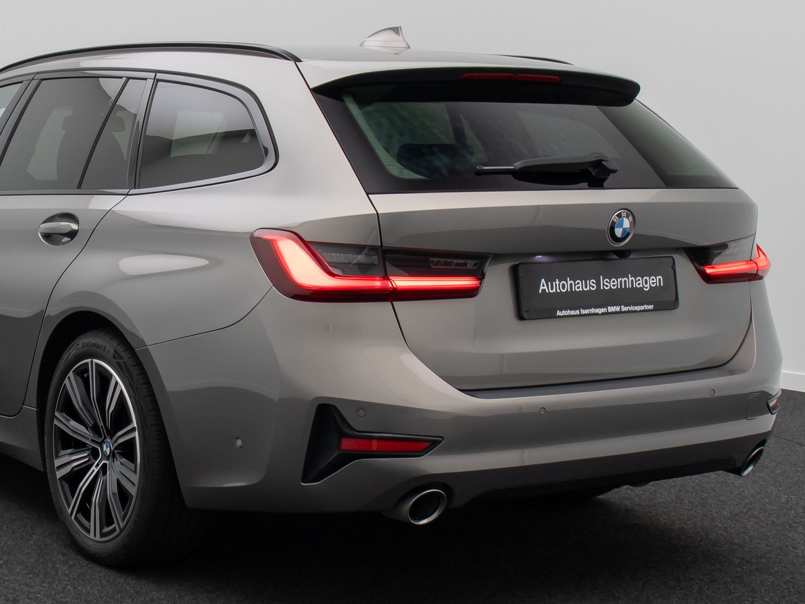 Fahrzeugabbildung BMW 320d xD Sport Line H/K DAB AHK Kamera 18Zoll