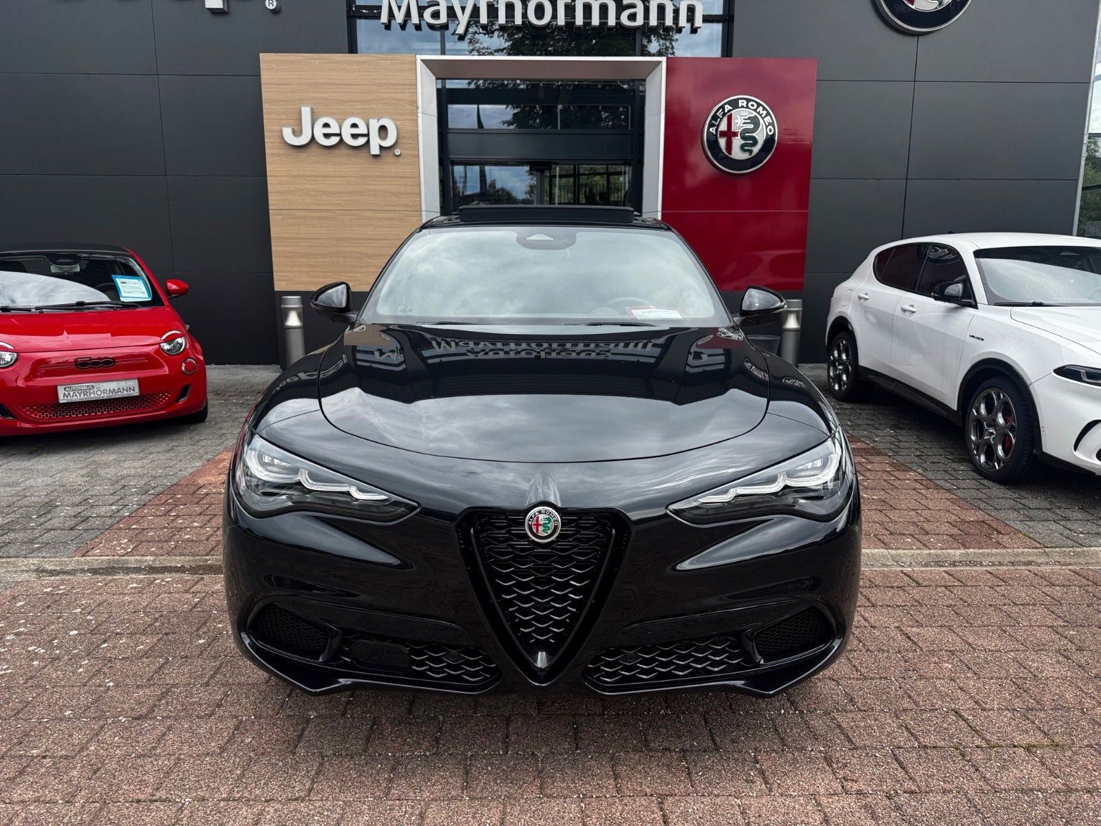 Fahrzeugabbildung Alfa Romeo Stelvio 2.0 280PS Intensa Panorama Navi Kamera