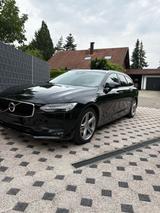 Volvo V90 D4 AWD Momentum Geartronic Momentum - Volvo Gebrauchtwagen in Villingen-Schwenningen