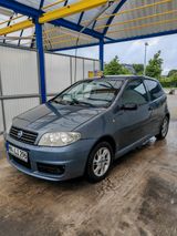 Fiat Punto 1.3 JTD 70 Multijet - - Fiat Punto mit Diesel-Antrieb: 1.3