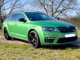 Skoda Octavia 2.0 TSI RS Combi RS - Skoda Octavia: Grün, RS