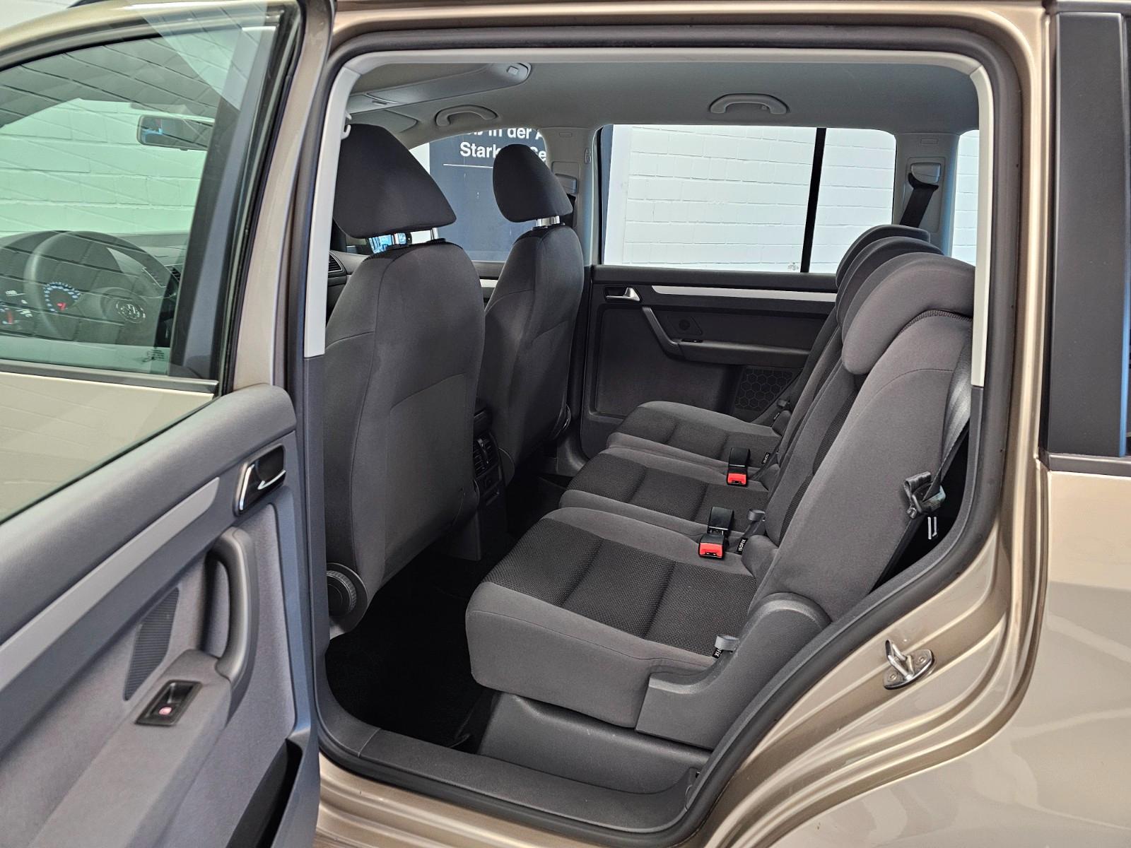 Volkswagen Touran 2013 — photo 10