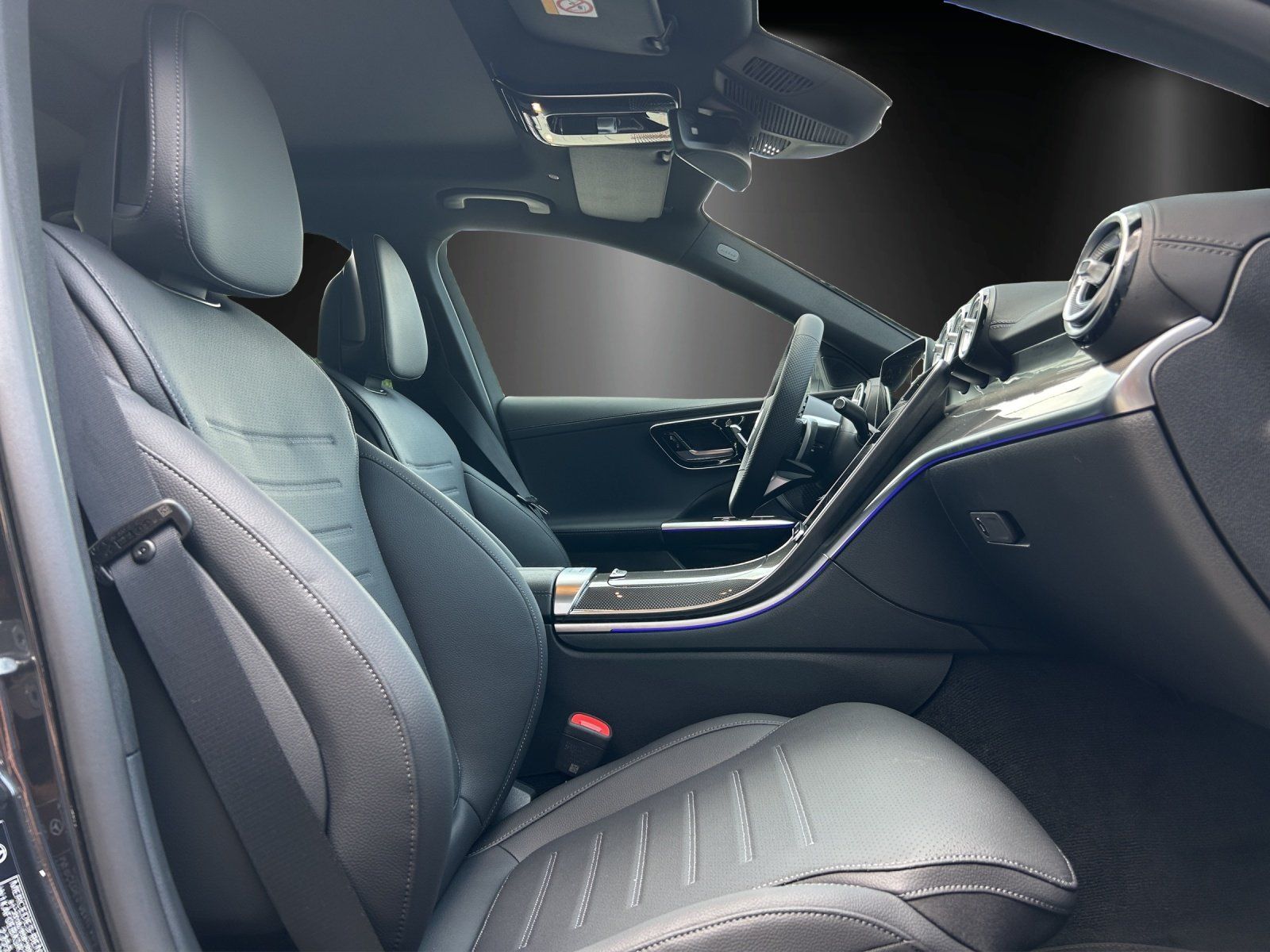 Fahrzeugabbildung Mercedes-Benz C 220 d AMG KeyGo DISTR Memory PANO DigLight 360