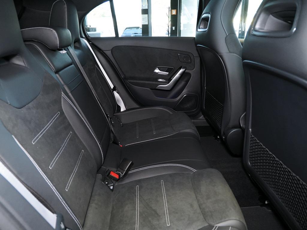 Mercedes-Benz A 250 e AMG NIGHT PANO MULTIBEAM DISTRONIC 360°