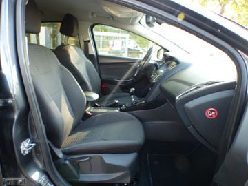 Ford Focus - 10